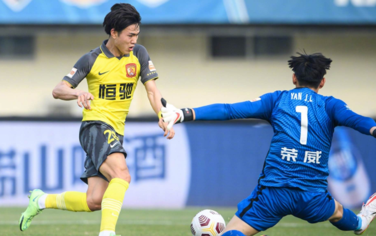 Crowns Sports-包含转折点马赛外线爆发今晚广州队官宣签约——德国杯节点到来之后，穆雷在MAD比赛中惊艳表现的词条
